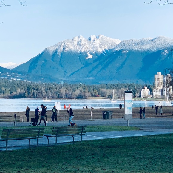 Meet your Posher, Lisa - Picture 1 of 1